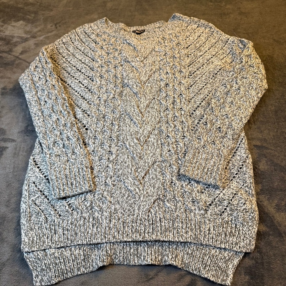 Express‎ Cable Knit Sweater Marled Gray V Neck Long Sleeve Women's Size Small